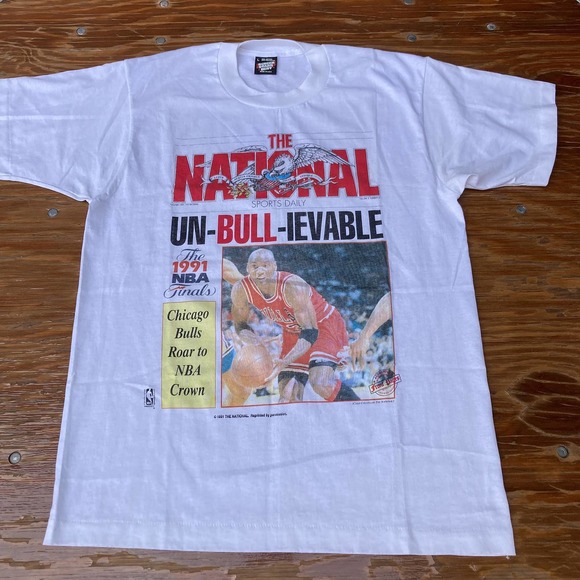 Size L NOS 90s 1991 Michael Jordan National News Paper Photo T-Shirt - Picture 1 of 6